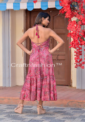 Robe longue en soie rose pour femmes