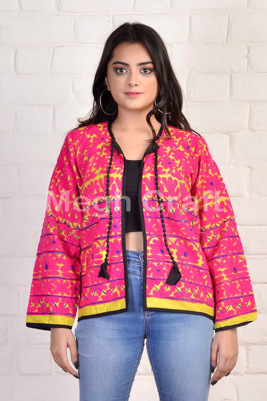 Chaqueta Kutch bordada a mano rosa