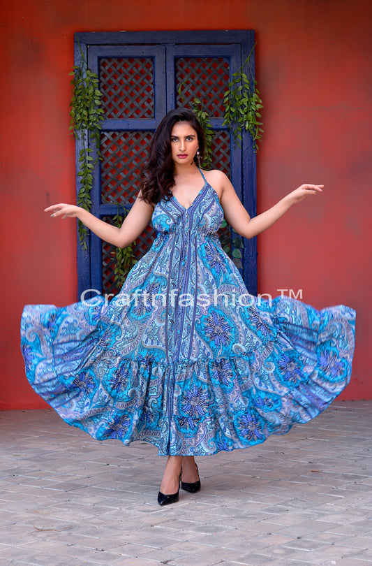 Vestido largo de seda azul bohemio