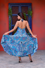 Vestido largo de seda azul bohemio