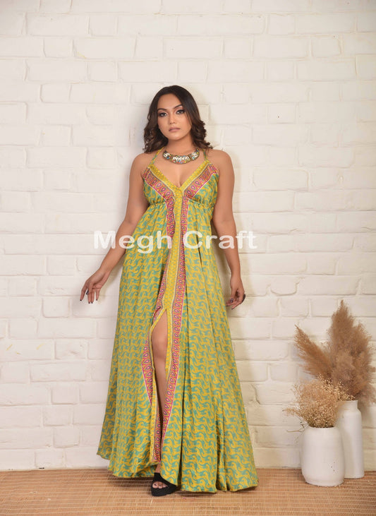 Vestido halter con abertura delantera boho