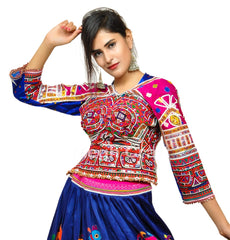 Blusa Kutch sin espalda bordada