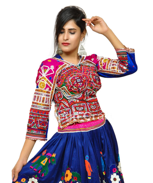 Blouse Kutch brodée dos nu