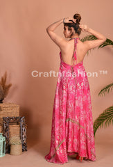 Vestido halter con abertura frontal rosa