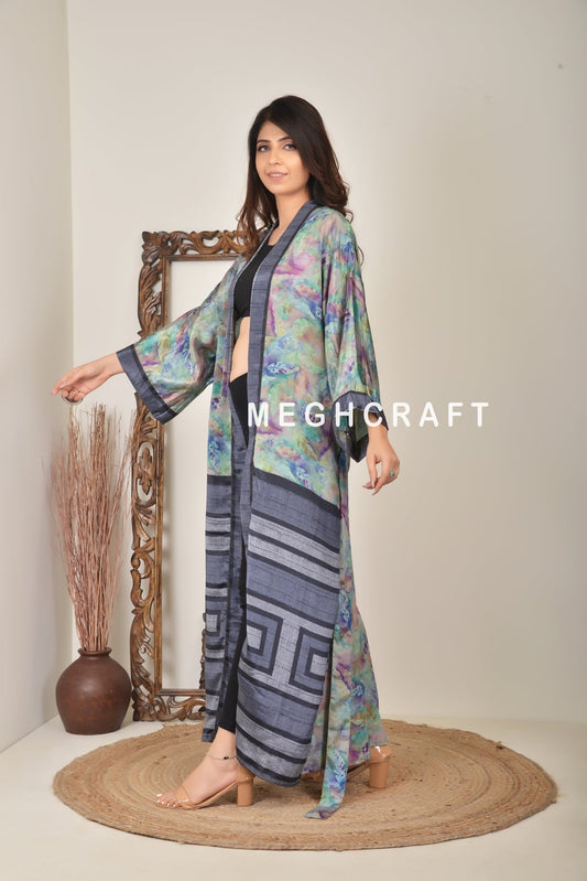 Vestido cruzado estilo kimono con estampado floral