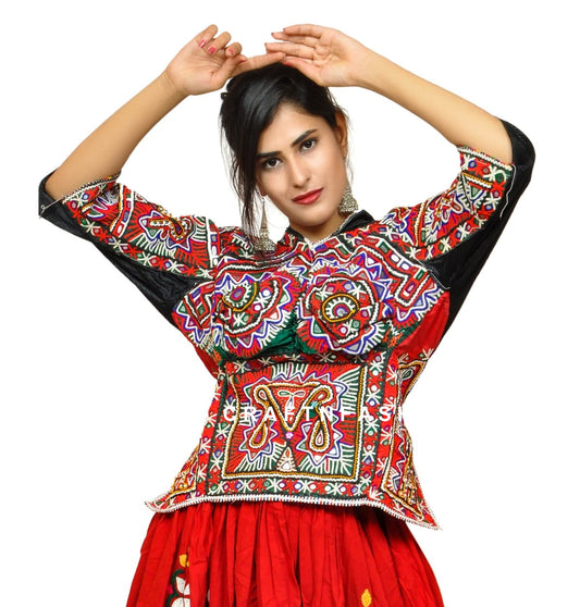 Blusa Kutch Bordada a Mano