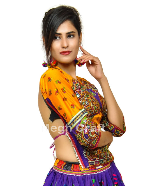 Blusa Kutch Hand Mirrorwork