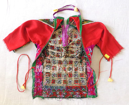 Blouse de broderie tribale gujarati