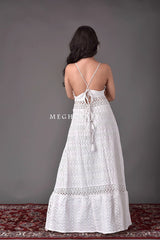 Robe longue dos nu Schiffli blanche