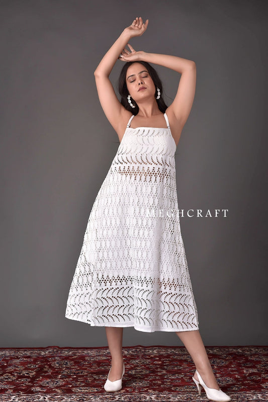 Vestido Schiffli estilo espagueti blanco