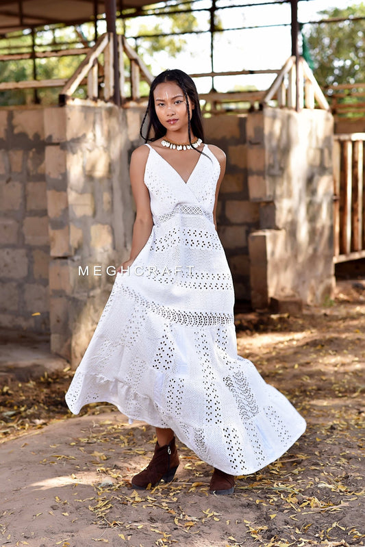 Robe Schiffli en dentelle blanche