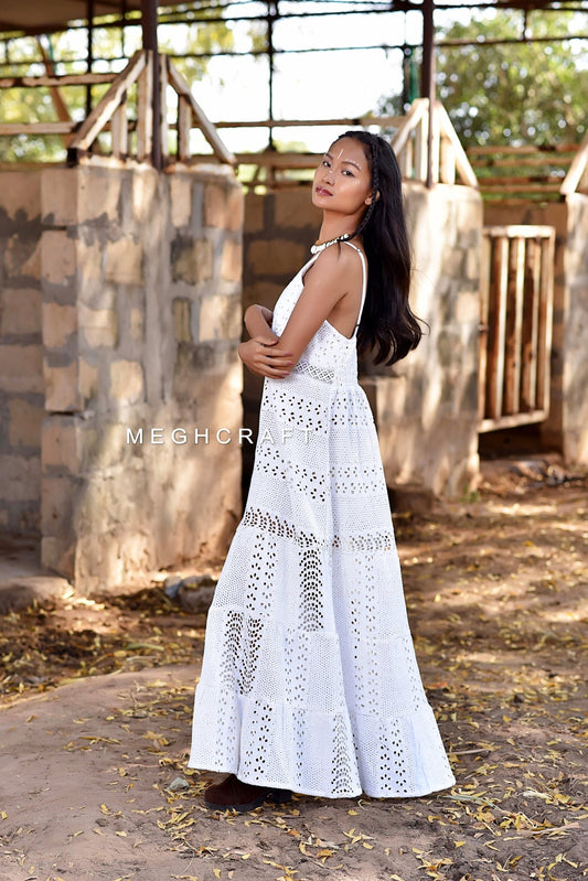 Robe Schiffli en dentelle blanche