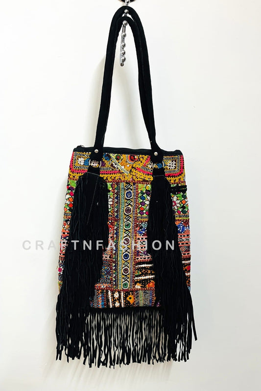 Bolso bohemio con flecos