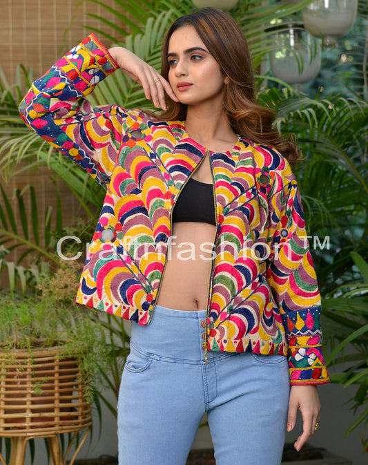 Chaqueta con bordado Gujarati Kutch