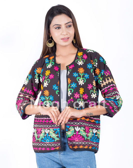 Chaqueta gujarati con bordado floral