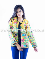 Chaqueta de seda bordada gujarati