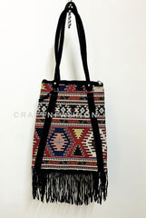 Bolso bohemio con flecos