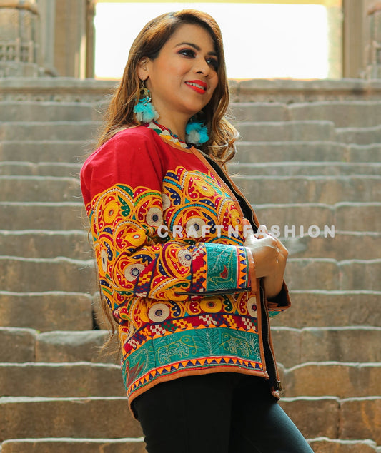 Chaqueta Kutch bordada de diseñador