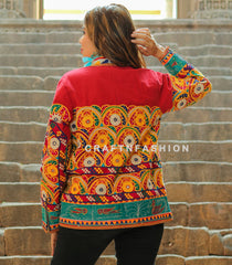 Chaqueta Kutch bordada de diseñador