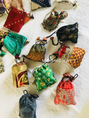 pochettes à bijoux en soie vintage