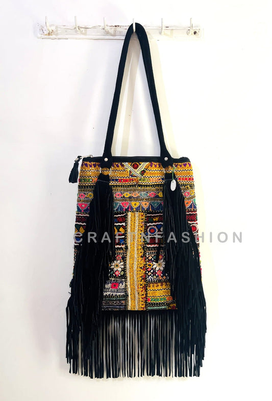 Bolso antiguo boho con flecos