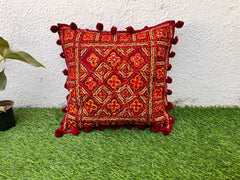 Housses de coussin brodées gujarati