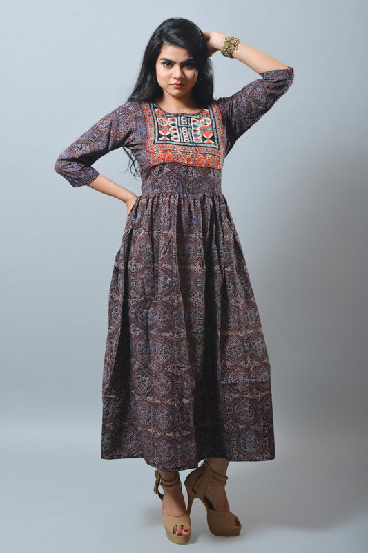 Kurti bordado multicolor